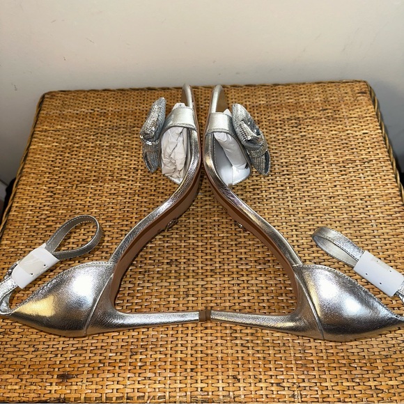 Michael Kors Women’s Paris Metallic Ankle Strap Bow Heel Classic Prom Size 10 - Picture 3 of 12